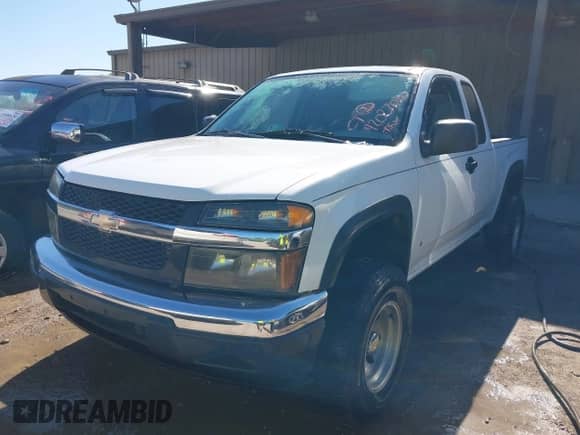 2006 Chevrolet Colorado Work Truck z VIN 1GCDT198768259425, wystawiony jako IAAI lot #42027020 z przebiegiem 188 646 mil mil oraz . Historia ofert i sprzedaży dostępna na DreamBid. Obrazek 2.