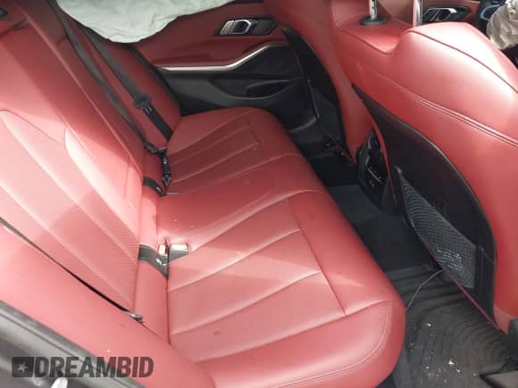 2022 BMW 3 Series M340i xDrive z VIN 3MW5U9J01N8C50466, wystawiony jako IAAI lot #43221461 z przebiegiem 42 914 mil mil oraz . Historia ofert i sprzedaży dostępna na DreamBid. Obrazek 8.