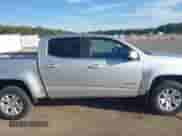 2017 Chevrolet Colorado 4WD LT z VIN 1GCGTCEN7H1212718, wystawiony jako IAAI lot #43360076 z przebiegiem 77 845 mil mil oraz . Historia ofert i sprzedaży dostępna na DreamBid. Obrazek 13.