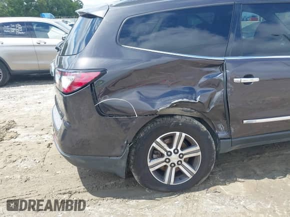 2017 Chevrolet Traverse LT с VIN 1GNKRHKD9HJ123936, выставлен на аукционе IAAI как лот 42930918 с пробегом 172 672 миль миль и . История ставок и продаж доступна на DreamBid. Изображение 6.