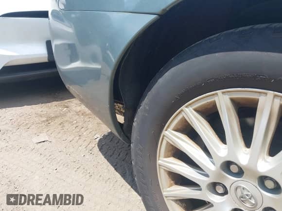 2008 Toyota Camry LE z VIN 4T1BK46KX8U560739, wystawiony jako IAAI lot #42812094 z przebiegiem 210 924 mil mil oraz . Historia ofert i sprzedaży dostępna na DreamBid. Obrazek 6.