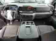 2024 Chevrolet Silverado 1500 LT z VIN 3GCUDDE84RG116936, wystawiony jako Copart lot #61076255 z przebiegiem Nie podano mil oraz Szkoda całkowita • Salvage title. Historia ofert i sprzedaży dostępna na DreamBid. Obrazek 8.