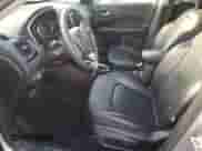 2020 Jeep Compass Limited z VIN 3C4NJDCB5LT137966, wystawiony jako Copart lot #84068285 z przebiegiem 58 183 mil mil oraz Szkoda całkowita • Salvage title. Historia ofert i sprzedaży dostępna na DreamBid. Obrazek 7.