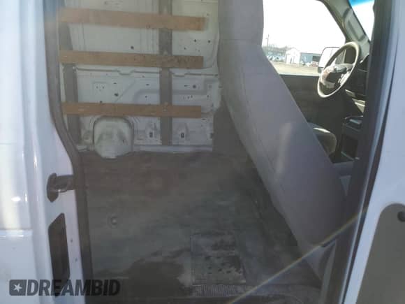 2009 Ford Econoline Cargo Commercial с VIN 1FTNE14W39DA74322, выставлен на аукционе Copart как лот 49323705 с пробегом 300 811 миль миль и Списание • Salvage title. История ставок и продаж доступна на DreamBid. Изображение 11.