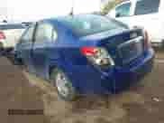 2013 Chevrolet Sonic LT z VIN 1G1JC5SB0D4176920, wystawiony jako IAAI lot #42974790 z przebiegiem 134 904 mil mil oraz . Historia ofert i sprzedaży dostępna na DreamBid. Obrazek 3.