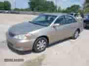 2002 Toyota Camry LE z VIN 4T1BE32K72U508192, wystawiony jako IAAI lot #42591386 z przebiegiem 171 914 mil mil oraz . Historia ofert i sprzedaży dostępna na DreamBid. Obrazek 2.