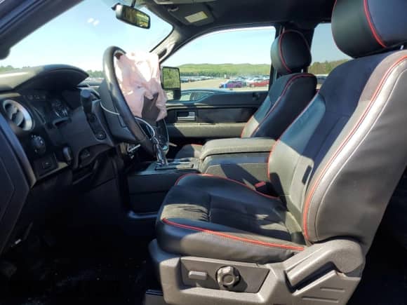 2013 Ford F-150 XL z VIN 1FTFX1EF6DFD95944, wystawiony jako Copart lot #69693665 z przebiegiem 100 075 mil mil oraz Szkoda całkowita • Salvage title. Historia ofert i sprzedaży dostępna na DreamBid. Obrazek 7.