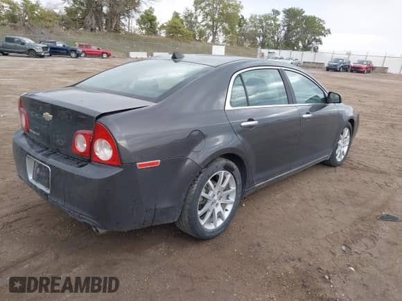 2012 Chevrolet Malibu LTZ z VIN 1G1ZG5E73CF271649, wystawiony jako IAAI lot #43439849 z przebiegiem 61 166 mil mil oraz . Historia ofert i sprzedaży dostępna na DreamBid. Obrazek 4.