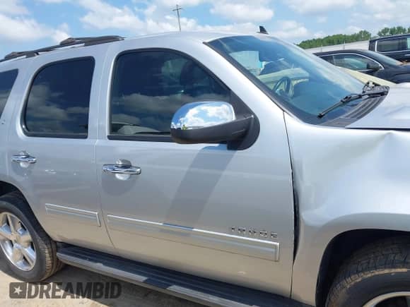 2014 Chevrolet Tahoe LT with VIN 1GNSCBE04ER147792, listed as a IAAI auction lot 42781257 with 136,462 mi miles and . Bid and sale history available at DreamBid. Image 13.