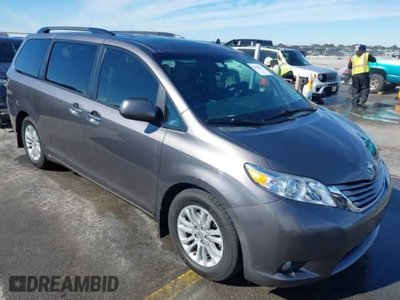 2016 Toyota Sienna XLE with VIN 5TDYK3DC7GS721667, listed as a IAAI auction lot 41400702 with 85,188 mi miles and . Bid and sale history available at DreamBid. Image 1.