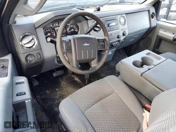 2015 Ford F-250 XL z VIN 1FTBF2B69FEC60266, wystawiony jako Copart lot #90902635 z przebiegiem 41 642 mil mil oraz Czysty tytuł • Clean title. Historia ofert i sprzedaży dostępna na DreamBid. Obrazek 8.