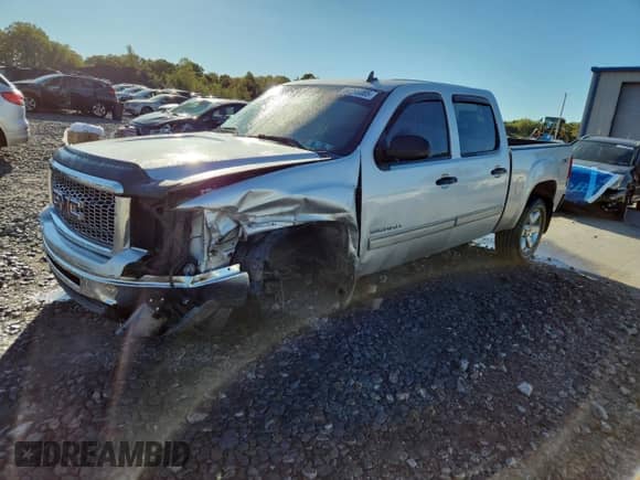 2013 GMC Sierra 1500 SLE z VIN 3GTP2VE73DG191779, wystawiony jako Copart lot #84291085 z przebiegiem 156 115 mil mil oraz Szkoda całkowita • Salvage title. Historia ofert i sprzedaży dostępna na DreamBid. Obrazek 1.