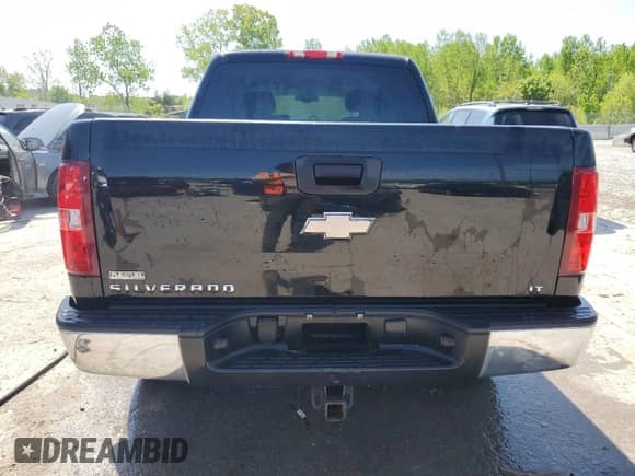 2008 Chevrolet Silverado 1500 2LT z VIN 2GCEK133481198531, wystawiony jako Copart lot #54232165 z przebiegiem 203 053 mil mil oraz Szkoda całkowita • Salvage title. Historia ofert i sprzedaży dostępna na DreamBid. Obrazek 6.
