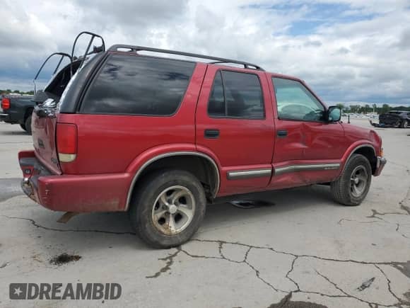 2000 Chevrolet Blazer LT with VIN 1GNCS13W8Y2317822, listed as a Copart auction lot 58868935 with 160,788 mi miles and Clean title. Bid and sale history available at DreamBid. Image 3.