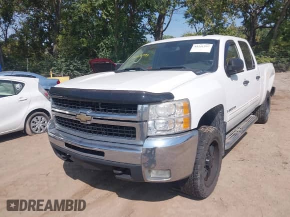 2009 Chevrolet Silverado 2500HD LT с VIN 1GCHK53K19F132508, выставлен на аукционе IAAI как лот 43241997 с пробегом 259 335 миль миль и . История ставок и продаж доступна на DreamBid. Изображение 2.