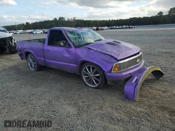 1996 Chevrolet S-10 with VIN 1GCCS1446TK137852, listed as a Copart auction lot 85075565 with 148,151 mi miles and Salvage title. Bid and sale history available at DreamBid. Image 4.