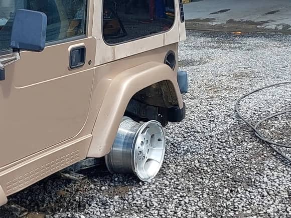 1999 Jeep Wrangler Sahara with VIN 1J4FY49S3XP407594, listed as a IAAI auction lot 42369363 with 253,780 mi miles and . Bid and sale history available at DreamBid. Image 12.