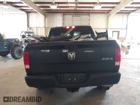 2019 Ram 1500 Express z VIN 1C6RR7KG3KS534804, wystawiony jako IAAI lot #41531753 z przebiegiem 112 812 mil mil oraz . Historia ofert i sprzedaży dostępna na DreamBid. Obrazek 16.