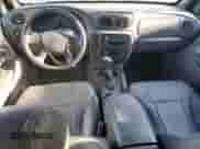 2002 Chevrolet TrailBlazer LS z VIN 1GNDT13S222418165, wystawiony jako Copart lot #89537355 z przebiegiem 276 501 mil mil oraz Szkoda całkowita • Salvage title. Historia ofert i sprzedaży dostępna na DreamBid. Obrazek 8.