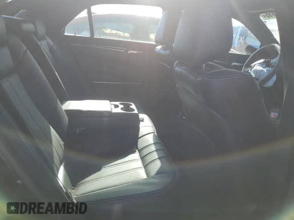 2018 Chrysler 300 S с VIN 2C3CCAGG1JH165621, выставлен на аукционе Copart как лот 90070555 с пробегом 60 628 миль миль и Списание • Salvage title. История ставок и продаж доступна на DreamBid. Изображение 10.