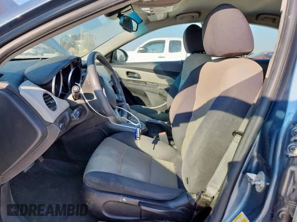 2012 Chevrolet Cruze LS с VIN 1G1PC5SH8C7243341, выставлен на аукционе Copart как лот 82201645 с пробегом 136 049 миль миль и Списание • Salvage title. История ставок и продаж доступна на DreamBid. Изображение 7.