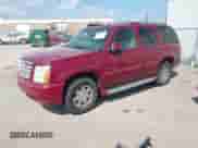 2005 Cadillac Escalade z VIN 1GYEK63N35R129356, wystawiony jako IAAI lot #43253707 z przebiegiem 191 914 mil mil oraz . Historia ofert i sprzedaży dostępna na DreamBid. Obrazek 2.