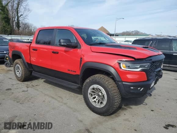 2025 Ram 1500 RHO z VIN 1C6SRFUP3SN641939, wystawiony jako Copart lot #48302615 z przebiegiem 1 210 mil mil oraz Szkoda całkowita • Salvage title. Historia ofert i sprzedaży dostępna na DreamBid. Obrazek 4.