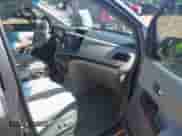 2014 Toyota Sienna XLE с VIN 5TDYK3DC0ES514034, выставлен на аукционе IAAI как лот 42458641 с пробегом 98 413 миль миль и . История ставок и продаж доступна на DreamBid. Изображение 5.