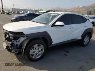 2024 Hyundai Kona Essential с VIN KM8HA3AB1RU098555, выставлен на аукционе Copart как лот 73239244 с пробегом 9 697 миль миль и Списание • Salvage title. История ставок и продаж доступна на DreamBid. Изображение 1.