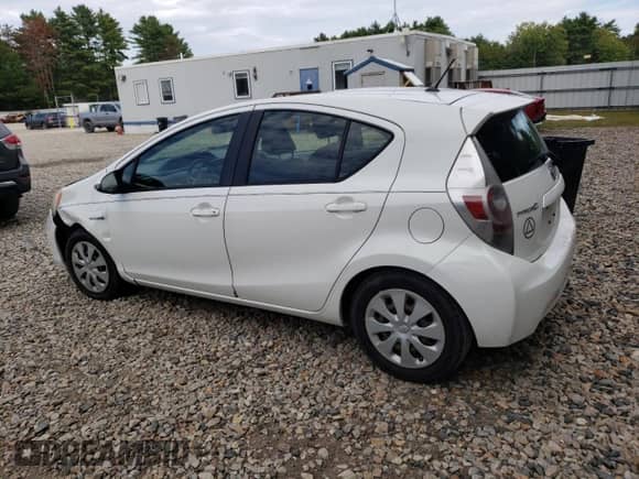 2013 Toyota Prius Three with VIN JTDKDTB39D1538458, listed as a Copart auction lot 69602365 with 188,014 mi miles and Salvage title. Bid and sale history available at DreamBid. Image 2.