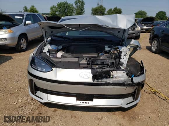 2024 Hyundai Ioniq 6 SEL с VIN KMHM34AC8RA055260, выставлен на аукционе Copart как лот 65795814 с пробегом 2 890 миль миль и Списание • Salvage title. История ставок и продаж доступна на DreamBid. Изображение 5.