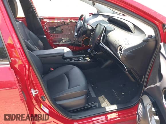 2020 Toyota Prius XLE with VIN JTDKARFP6L3152429, listed as a IAAI auction lot 42548015 with 49,984 mi miles and . Bid and sale history available at DreamBid. Image 5.