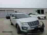 2017 Ford Explorer Limited z VIN 1FM5K7F84HGA26198, wystawiony jako Copart lot #59680335 z przebiegiem 109 336 mil mil oraz Szkoda całkowita • Salvage title. Historia ofert i sprzedaży dostępna na DreamBid. Obrazek 13.