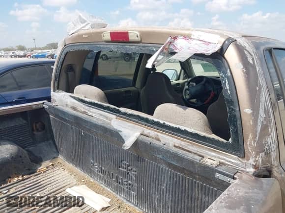 2001 Dodge Dakota Sport with VIN 1B7GL2AN71S217191, listed as a IAAI auction lot 43326836 with 294,901 mi miles and . Bid and sale history available at DreamBid. Image 13.