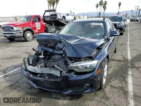 2014 BMW 3 Series 320i с VIN WBA3B1G5XENT01090, выставлен на аукционе Copart как лот 42516005 с пробегом Не указан миль и Списание • Salvage title. История ставок и продаж доступна на DreamBid. Изображение 11.