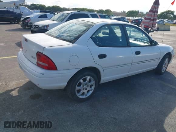 1999 Dodge Neon Highline with VIN 3B3ES47CXXT200471, listed as a IAAI auction lot 41282708 with 109,658 mi miles and . Bid and sale history available at DreamBid. Image 4.