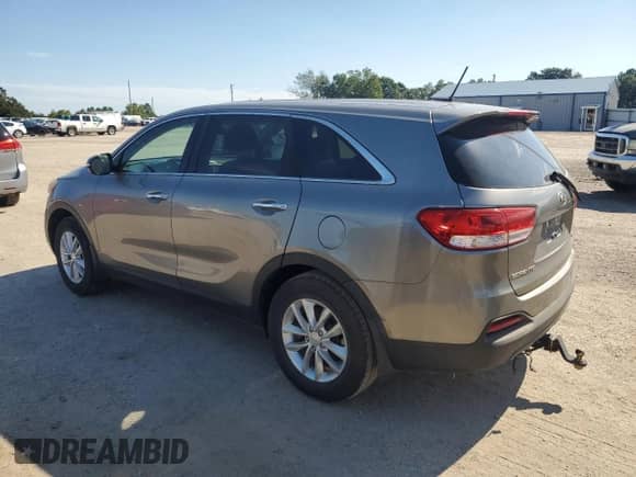 2018 Kia Sorento LX z VIN 5XYPG4A36JG386381, wystawiony jako Copart lot #70517625 z przebiegiem 168 252 mil mil oraz Czysty tytuł • Clean title. Historia ofert i sprzedaży dostępna na DreamBid. Obrazek 2.