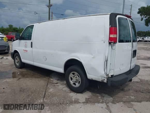 2008 Chevrolet Express Cargo z VIN 1GCFG15X281153227, wystawiony jako IAAI lot #42551868 z przebiegiem 246 202 mil mil oraz . Historia ofert i sprzedaży dostępna na DreamBid. Obrazek 3.