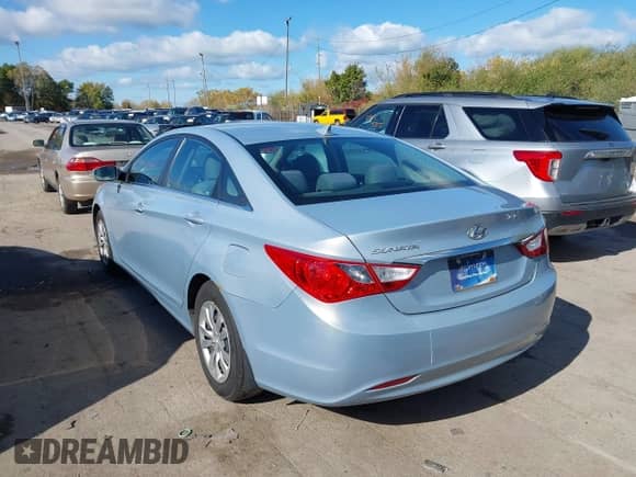 2011 Hyundai Sonata GLS z VIN 5NPEB4AC7BH267397, wystawiony jako IAAI lot #43484959 z przebiegiem 172 336 mil mil oraz . Historia ofert i sprzedaży dostępna na DreamBid. Obrazek 3.