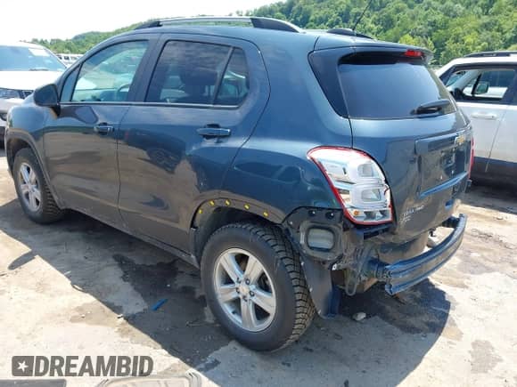 2021 Chevrolet Trax LT with VIN KL7CJPSM1MB375261, listed as a IAAI auction lot 42579323 with 84,161 mi miles and . Bid and sale history available at DreamBid. Image 3.