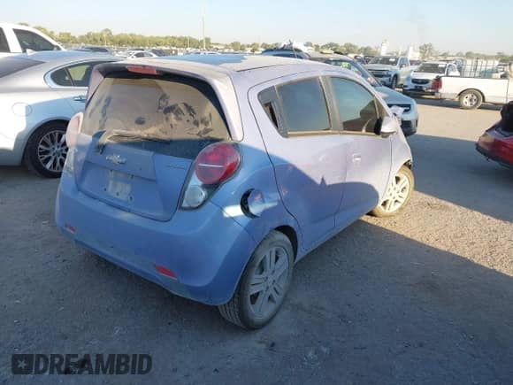 2015 Chevrolet Spark LT z VIN KL8CD6S93FC715984, wystawiony jako IAAI lot #43454315 z przebiegiem 111 126 mil mil oraz . Historia ofert i sprzedaży dostępna na DreamBid. Obrazek 4.