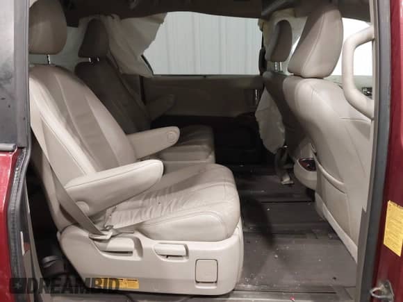 2014 Toyota Sienna Limited с VIN 5TDDK3DC8ES079682, выставлен на аукционе IAAI как лот 41629201 с пробегом 172 717 миль миль и . История ставок и продаж доступна на DreamBid. Изображение 8.