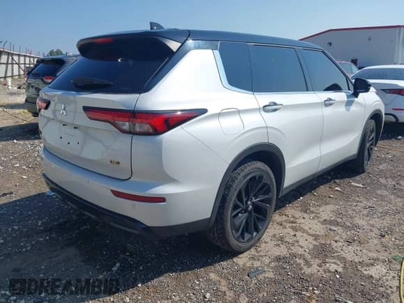 2023 Mitsubishi Outlander SEL z VIN JA4J4VA86PZ010610, wystawiony jako IAAI lot #42883511 z przebiegiem 37 536 mil mil oraz . Historia ofert i sprzedaży dostępna na DreamBid. Obrazek 4.