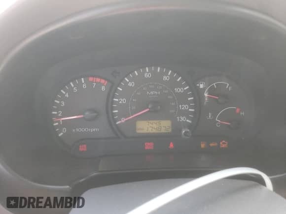 2005 Hyundai Accent GLS z VIN KMHCG35C55U341192, wystawiony jako Copart lot #70708994 z przebiegiem 174 872 mil mil oraz Szkoda całkowita • Salvage title. Historia ofert i sprzedaży dostępna na DreamBid. Obrazek 9.