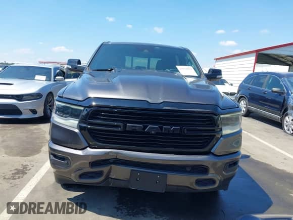 2021 Ram 1500 Laramie z VIN 1C6SRFJT3MN581701, wystawiony jako IAAI lot #43136993 z przebiegiem 96 977 mil mil oraz . Historia ofert i sprzedaży dostępna na DreamBid. Obrazek 12.