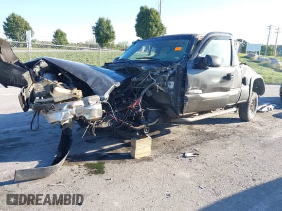 2004 Chevrolet Silverado 2500HD LS with VIN 1GCHK29U54E219639, listed as a IAAI auction lot 43386416 with Not provided miles and . Bid and sale history available at DreamBid. Image 2.
