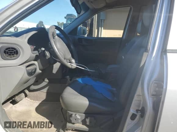 2001 Hyundai Santa Fe GLS z VIN KM8SC83D51U097893, wystawiony jako Copart lot #42773215 z przebiegiem 113 181 mil mil oraz Szkoda całkowita • Salvage title. Historia ofert i sprzedaży dostępna na DreamBid. Obrazek 7.