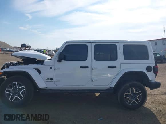 2025 Jeep Wrangler Sahara with VIN 1C4PJXEN9SW609774, listed as a IAAI auction lot 43066469 with 5,016 mi miles and . Bid and sale history available at DreamBid. Image 14.