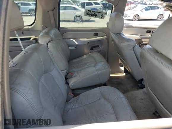 2002 Chevrolet Suburban LT z VIN 3GNGC26U42G214796, wystawiony jako Copart lot #57708045 z przebiegiem Nie podano mil oraz Szkoda całkowita • Salvage title. Historia ofert i sprzedaży dostępna na DreamBid. Obrazek 11.