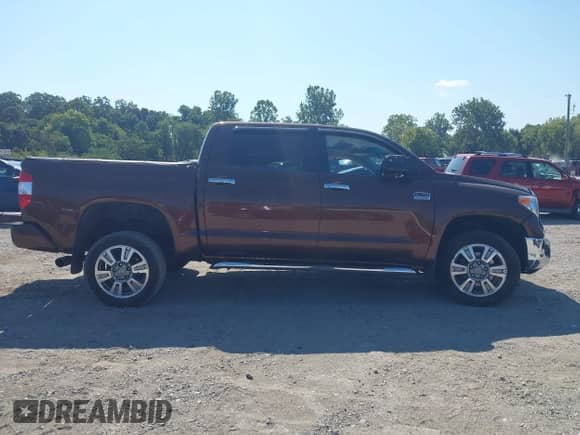 2015 Toyota Tundra Platinum с VIN 5TFAY5F15FX441259, выставлен на аукционе IAAI как лот 43162043 с пробегом 145 976 миль миль и . История ставок и продаж доступна на DreamBid. Изображение 13.